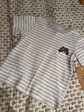 MAXIMUS REX grey & white stripped t-shirt! size 3T Remote Control! Gaming!